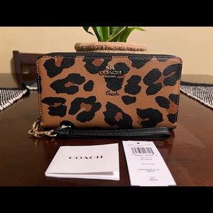 NWT Long Coach Zip Around Wallet Leopard Print NWT C6428